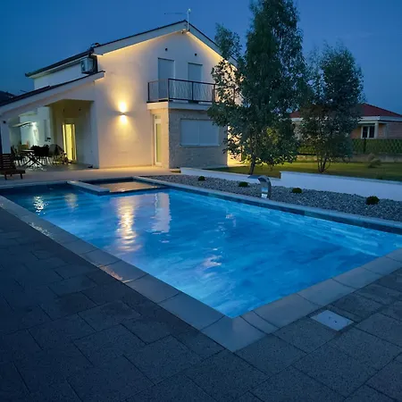 Vila Za Odmor Nina Vila *