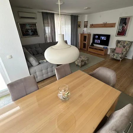 Vila Za Odmor Nina Vila